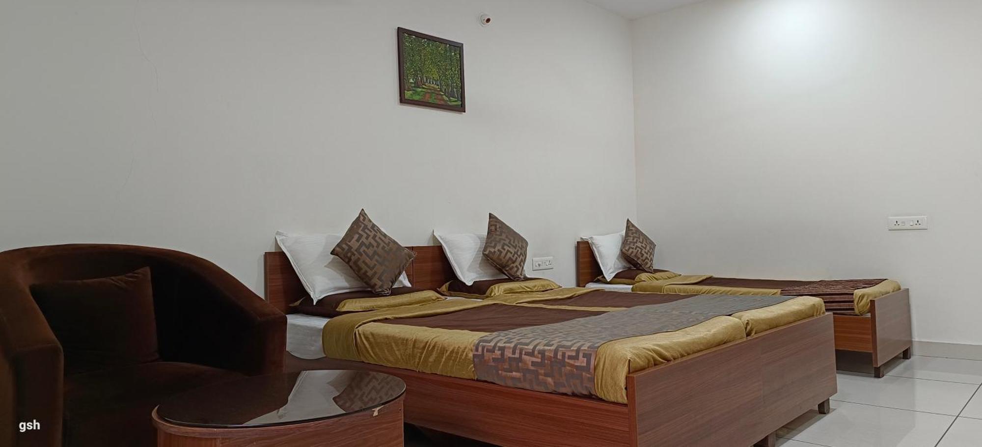 Sugamya Corner Guesthouse Maiçor Quarto foto